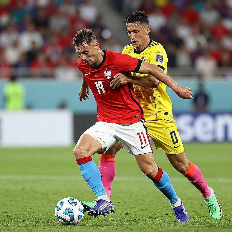 Edin Džeko rời đội tuyển Bosnia và Herzegovina: Chữ 'cựu cầu thủ' của Fenerbahçe và ván cờ cuối của một số 9 cổ điển