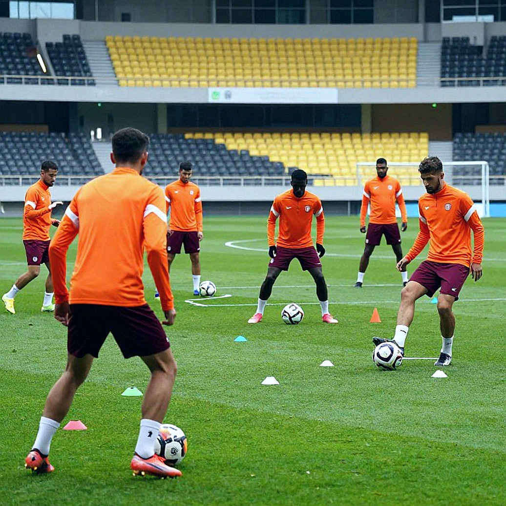 Bản cáo trạng giữa trận đấu: Manchester City và tiếng còi chưa vang