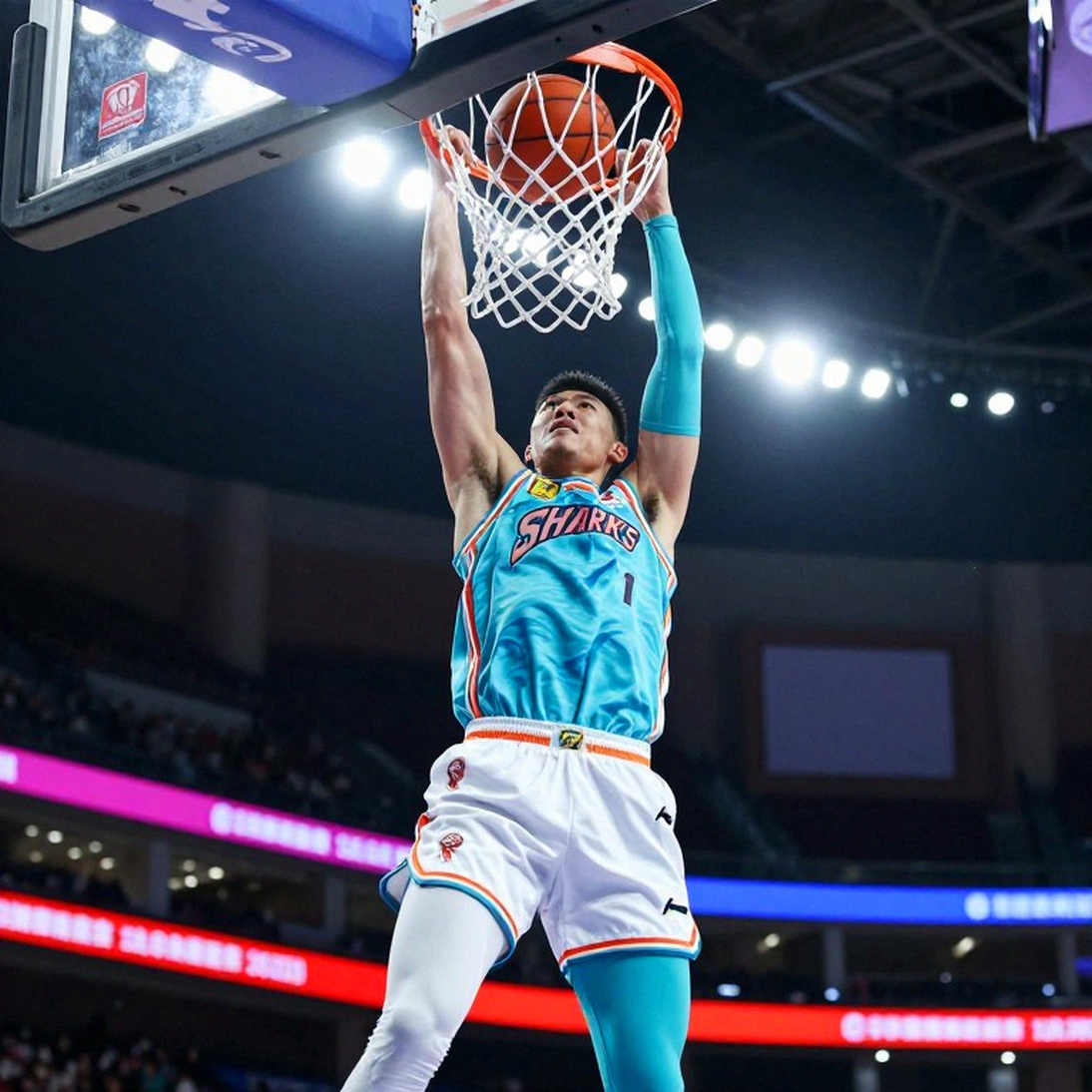 Cam Payne tỏa sáng trong im lặng dữ liệu: Anadolu Efes thắng Körfez Basket bằng khoảng cách đẳng cấp Cam Payne tỏa sáng trong im lặng dữ liệu: Anadolu Efes thắng Körfez Basket bằng khoảng cách đẳng cấp