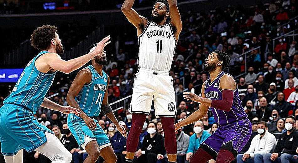 Valanciunas trở lại EuroLeague sau 15 năm: 24 PIR trong 21,5 phút và bài toán hòa nhập chưa có đáp án Valanciunas trở lại EuroLeague sau 15 năm: 24 PIR trong 21,5 phút và bài toán hòa nhập chưa có đáp án