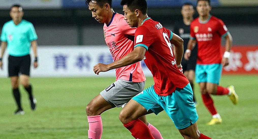 Biên bản không viết trước: phòng VAR Ligue 1 và cái giá của những phán quyết vội