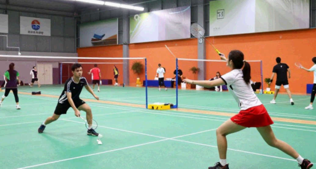 Người băng cổ chân lúc 6 giờ sáng: Cầu lông thế giới đang chạm ngưỡng chịu đựng