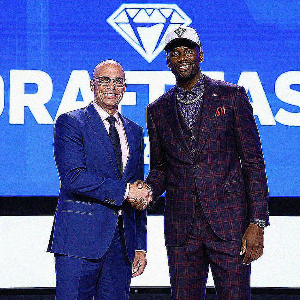 Knicks tạm dừng bán vé sau lỗi định giá: Con số 12% và ngưỡng chịu đựng của một thị trường vô địch
