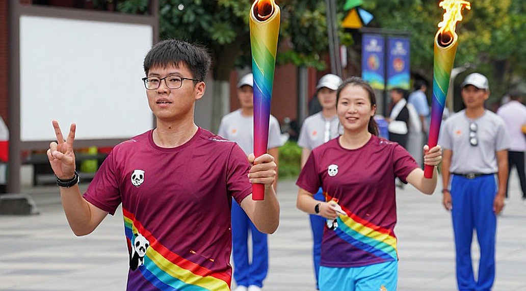 Áo không tên, chỉ có phong độ: Almada và canh bạc xoay tua ở Coapa