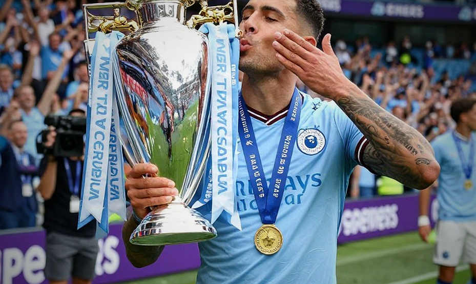 Kvaratskhelia đứt dây chằng chéo: khoảng trống PSG không lấp nổi bằng một bản hợp đồng
