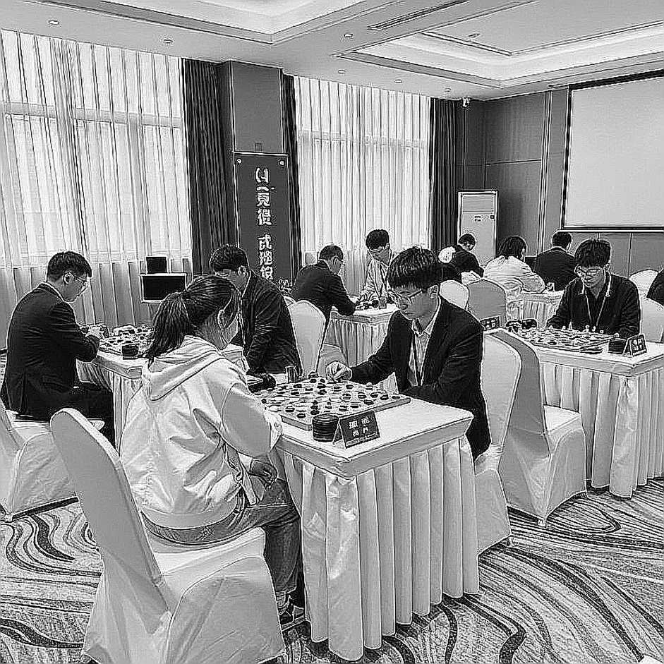 Najdorf: Daniel King và cuộc chiến chống lại thời gian của lý thuyết cờ vua